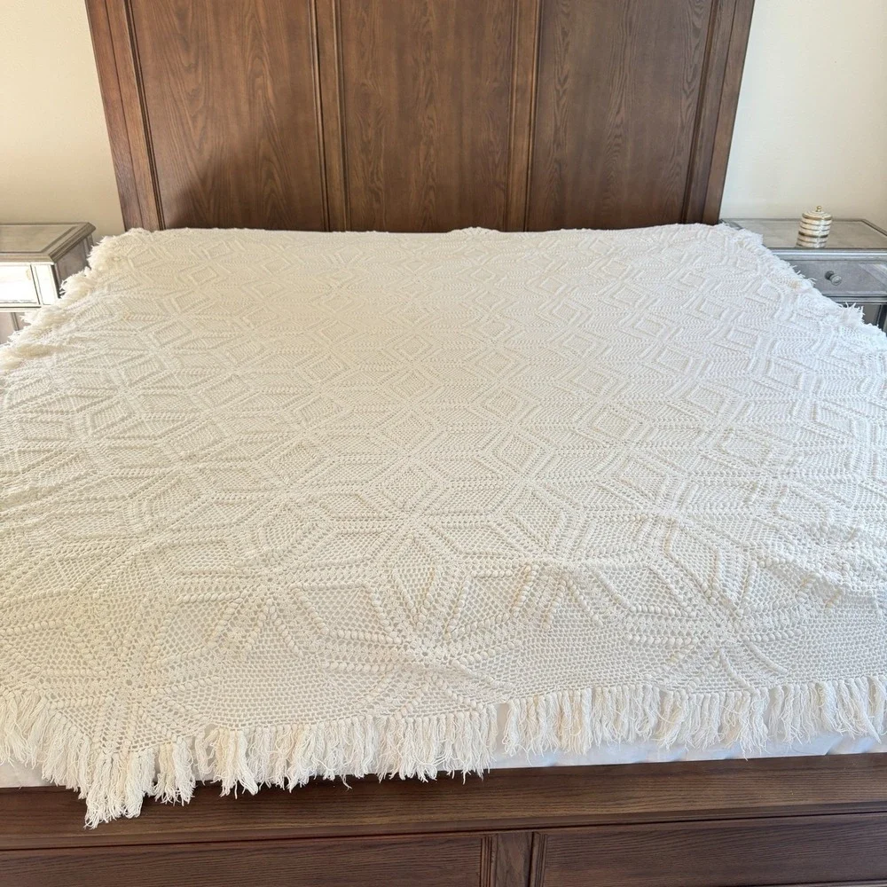 Vtg Hand Crocheted Bedspread Coverlet Floral Stitch Boho Cottage Bed Fringe